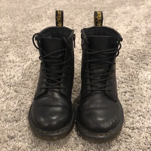 Dr. Martens Delaney Boot - Picture 2 of 9